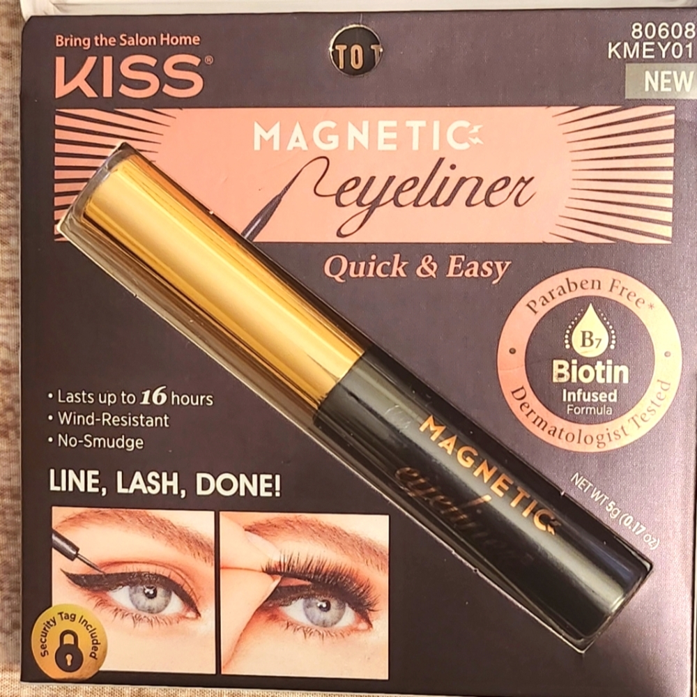 Eye lashes - Picture 3 of 5